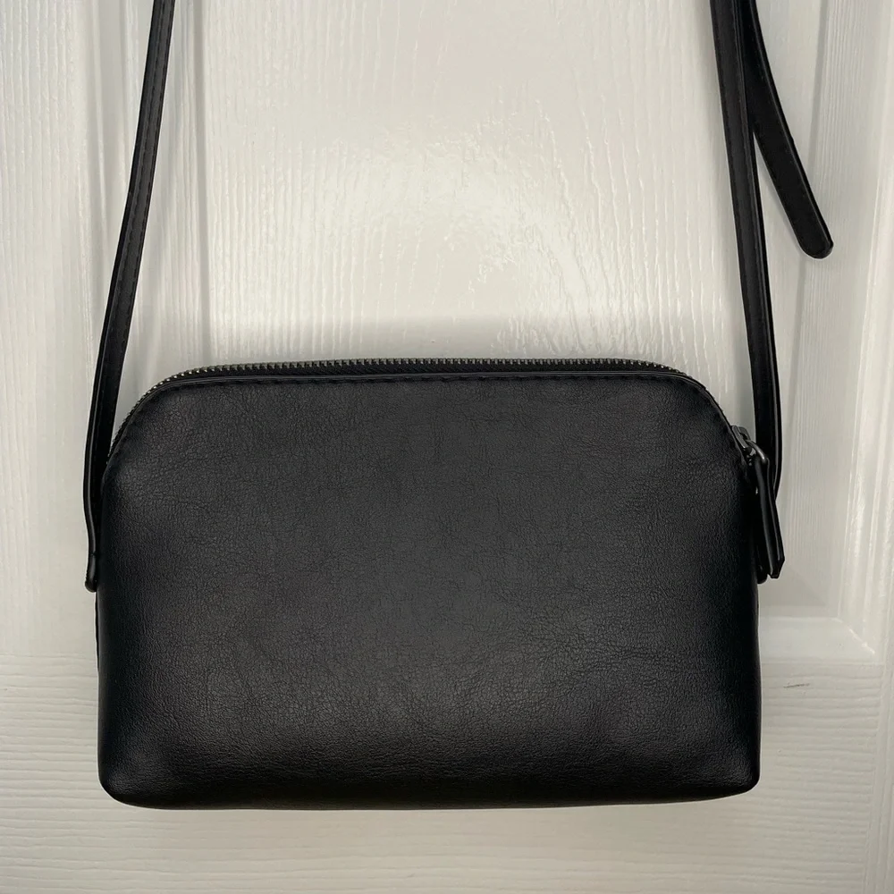Universal Thread Black Crossbody Bag - Picture 2 of 14